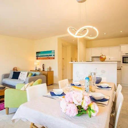 Le Foch Ap4244 By Riviera Homes Apartman